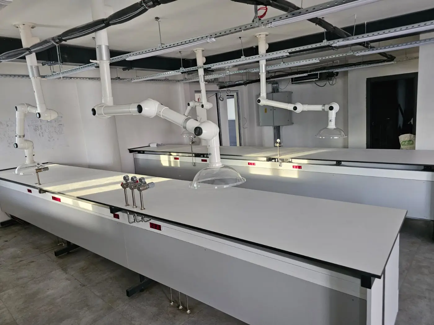 LABORATUVAR TEZGAHLARI